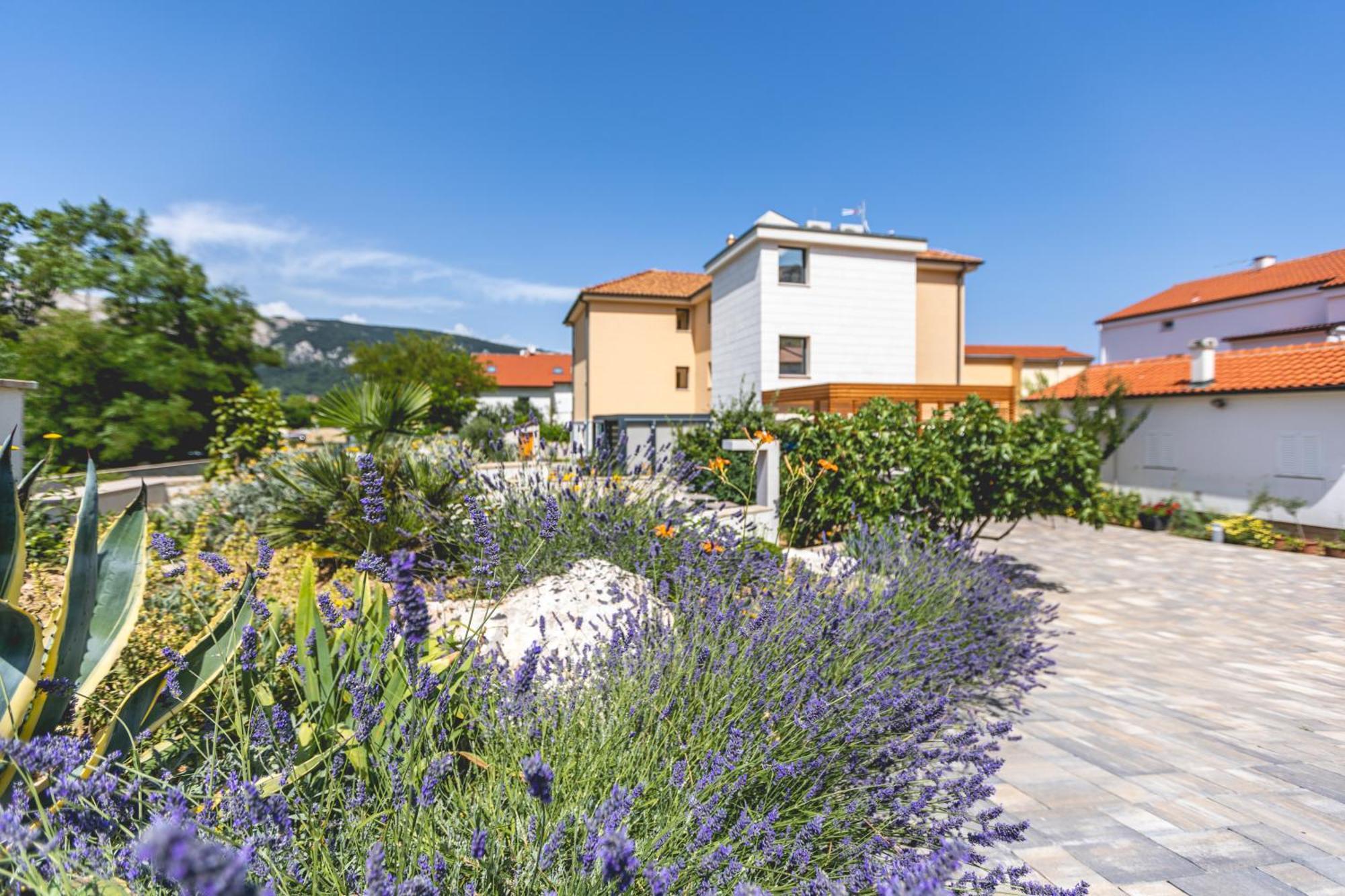 Vila Iris Baska Esterno foto